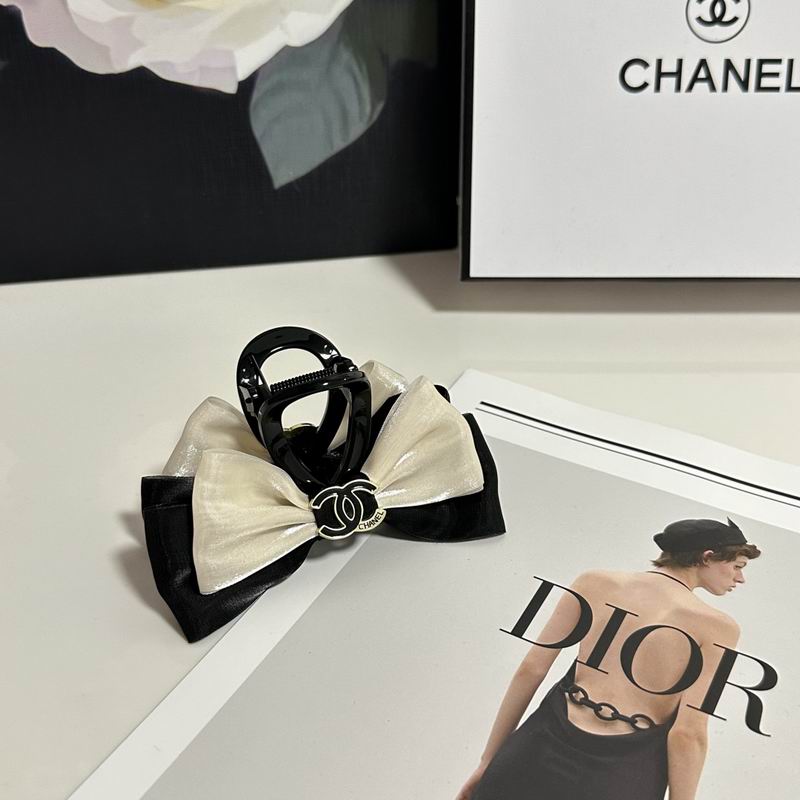Chanel Hair Grab Clip hh64